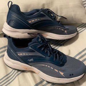 Ryka Sky Walk 2 Walking Shoes Size 8 Like New
